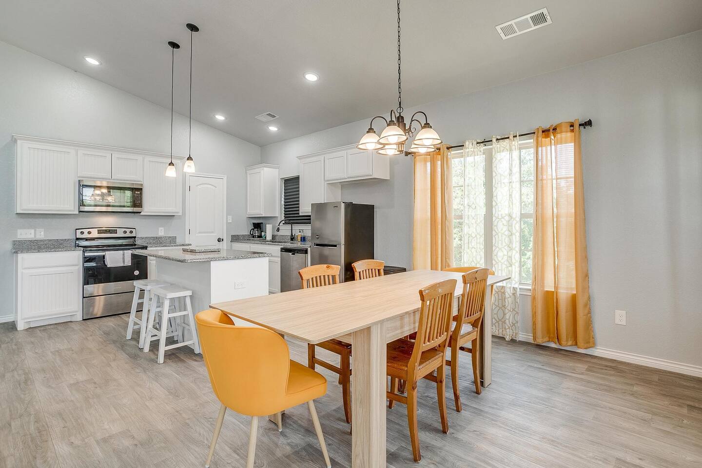 3BR, 2BA Cabin – Cozy Stay for Job Travelers