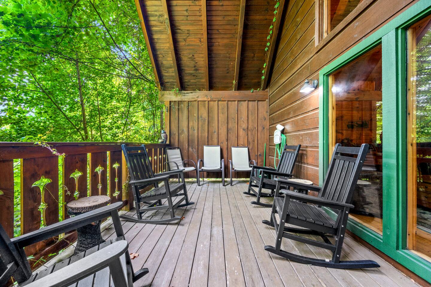 Spring With A View! Hot Tub, Theater, Pool Table