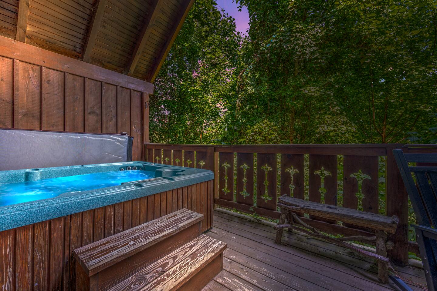 Spring With A View! Hot Tub, Theater, Pool Table