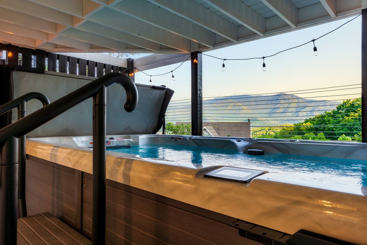 Picturesque Mtn Views| Gameroom| Swim Spa| Firepit — Gatlinburg — vacation rental