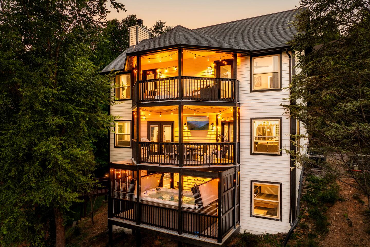 Picturesque Mtn Views| Gameroom| Swim Spa| Firepit