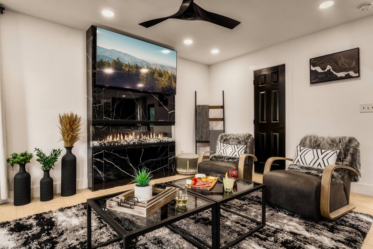 Picturesque Mtn Views| Gameroom| Swim Spa| Firepit