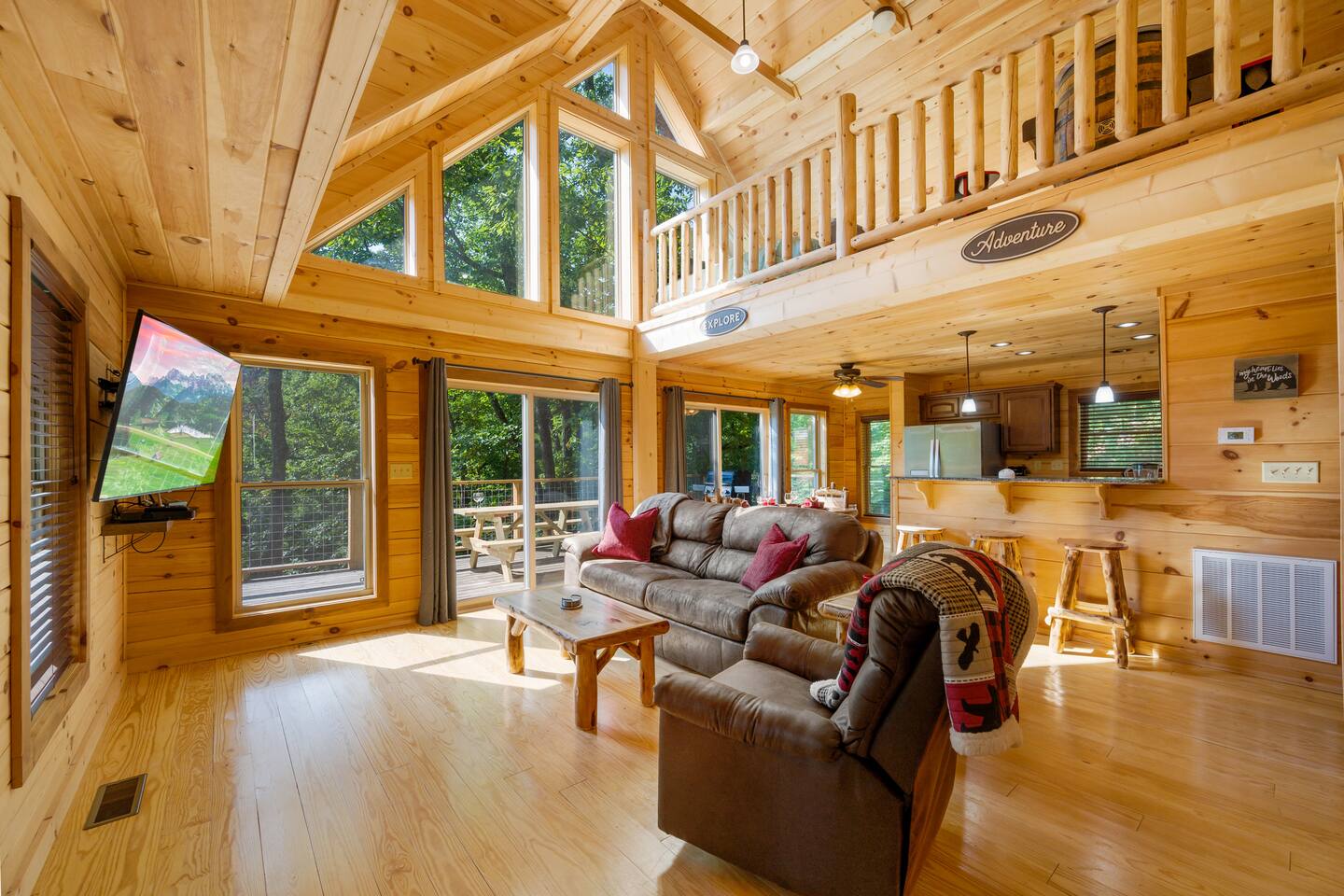 “Mountain Iris” Views! Hot Tub/Games/Dog-Friendly — Sevierville — vacation rental