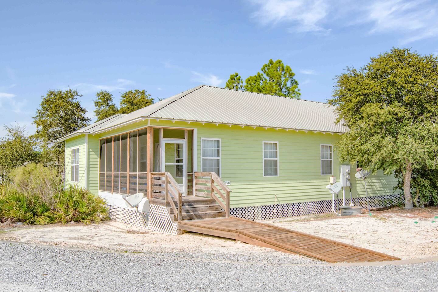 Poolside, Tennis, King Suites - Hannah's Hideaway — Gulf Shores — vacation rental