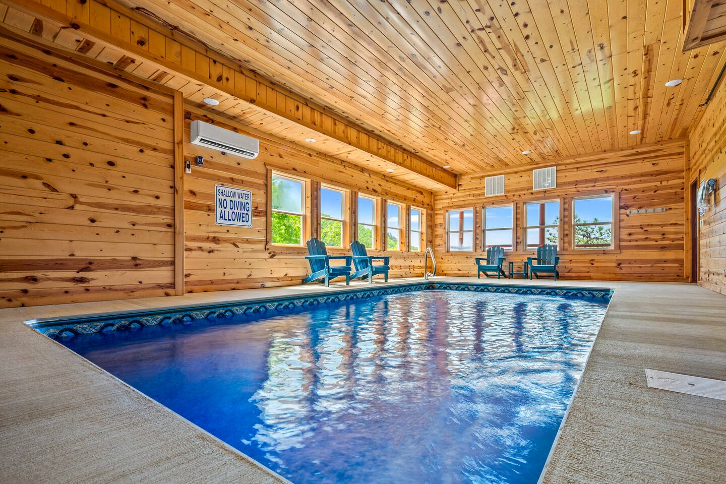 Smoky Mtn Cabin with Pool, Theater and 6 Suites