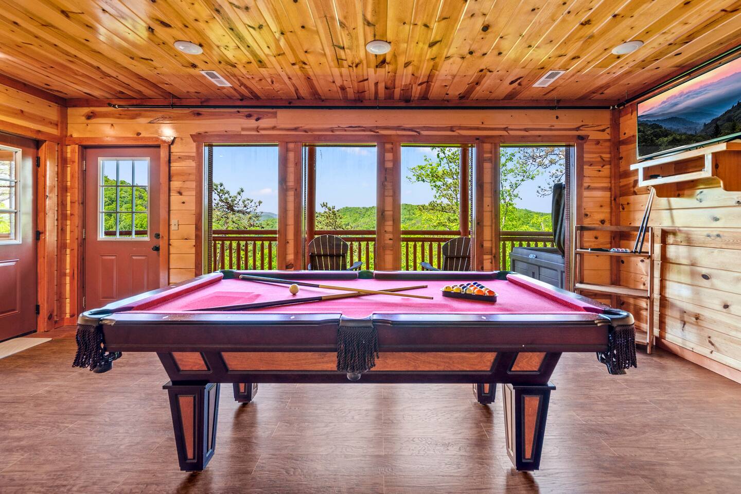Smoky Mtn Cabin with Pool, Theater and 6 Suites