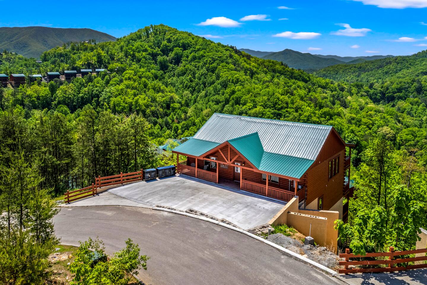 Smoky Mtn Cabin with Pool, Theater and 6 Suites — Sevierville — vacation rental