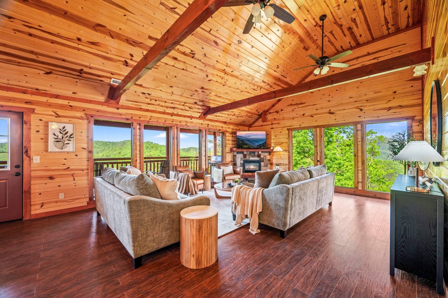 Smoky Mtn Cabin with Pool, Theater and 6 Suites