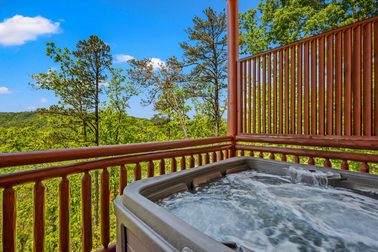 Smoky Mtn Cabin with Pool, Theater and 6 Suites