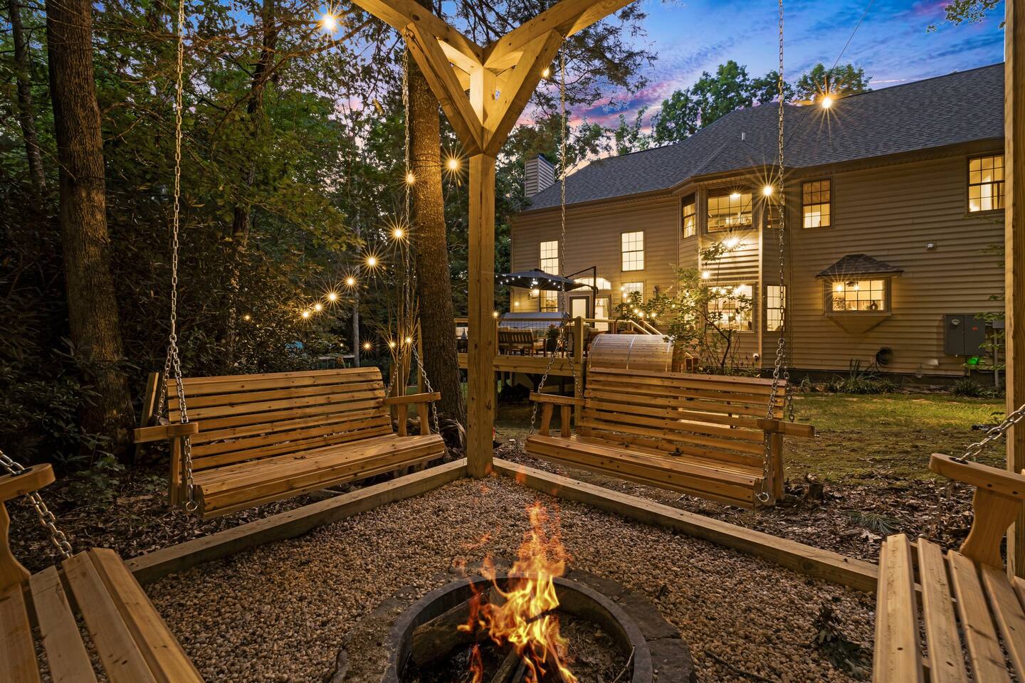Epic BnB:GolfSim, Theatre, Speakeasy, Sauna+Hottub