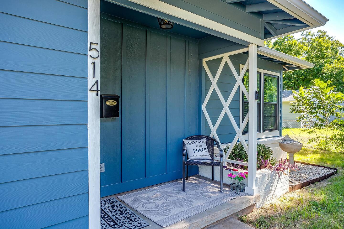 Spacious 2BR Home w/ Hot Tub Near Granbury Square