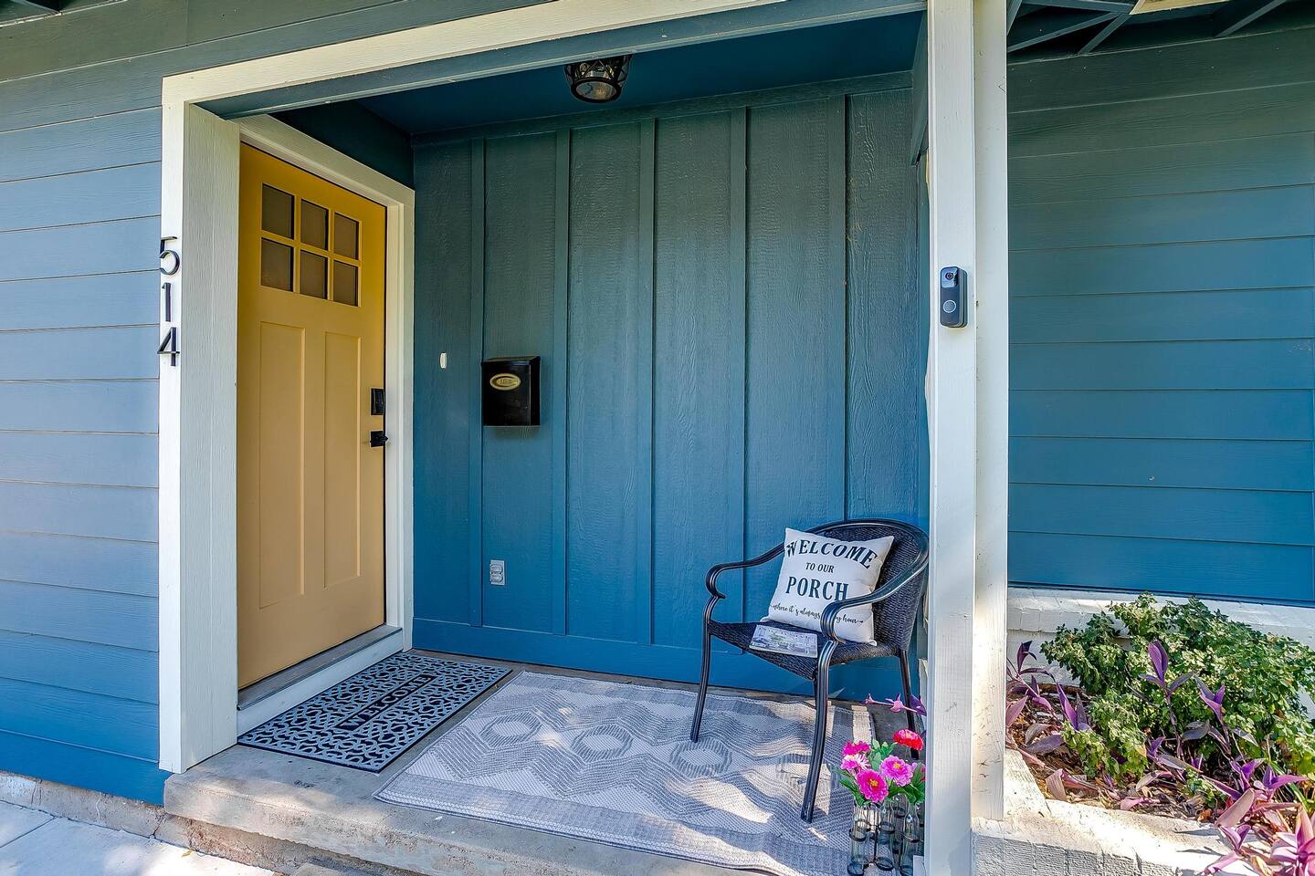 Spacious 2BR Home w/ Hot Tub Near Granbury Square