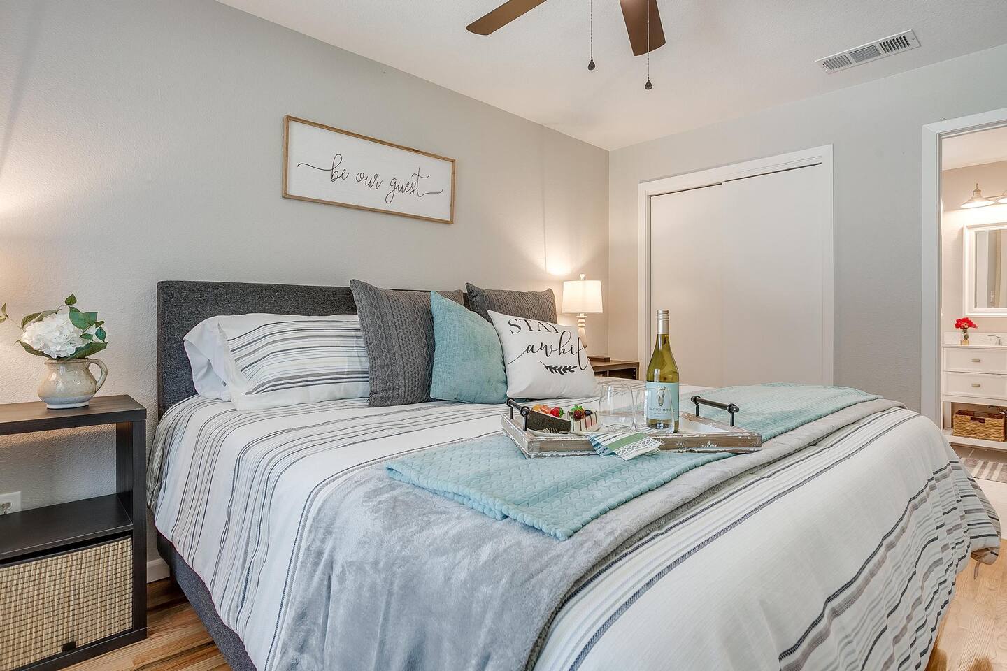 Spacious 2BR Home w/ Hot Tub Near Granbury Square