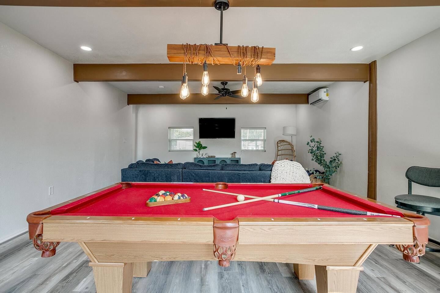 4BR Lakefront Home: Hot Tub, Firepit & Pool Table
