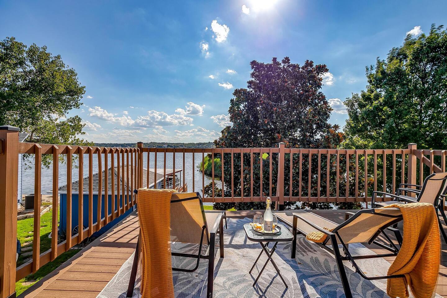 4BR Lakefront Home: Hot Tub, Firepit & Pool Table