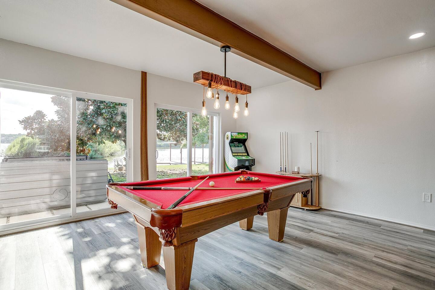 4BR Lakefront Home: Hot Tub, Firepit & Pool Table