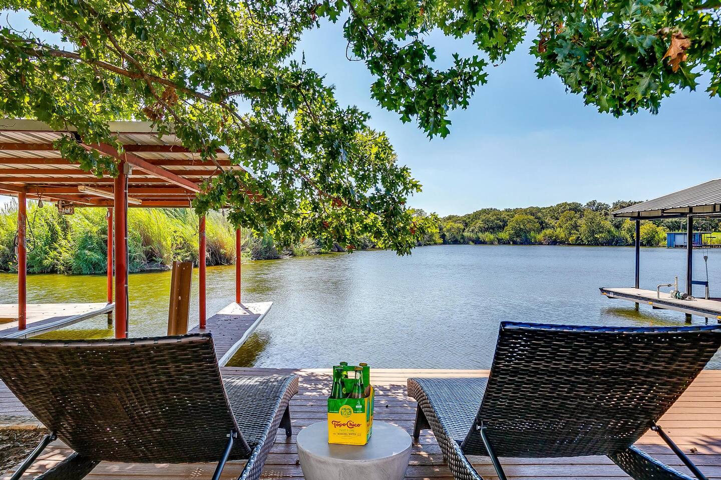 4BR Lakefront Home: Hot Tub, Firepit & Pool Table — Granbury — vacation rental
