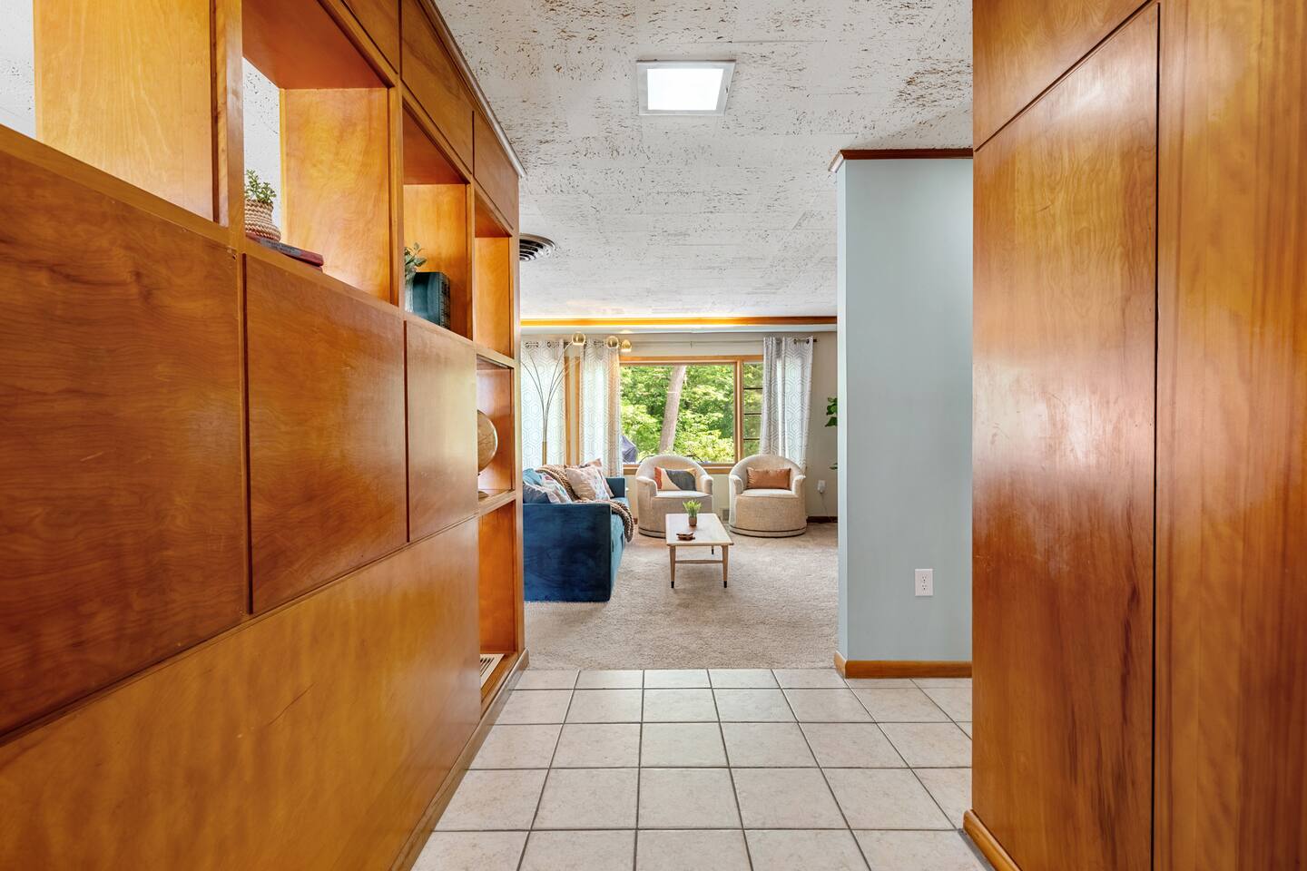 Spacious Home! Mid Century Mod-Amazing Sun Room