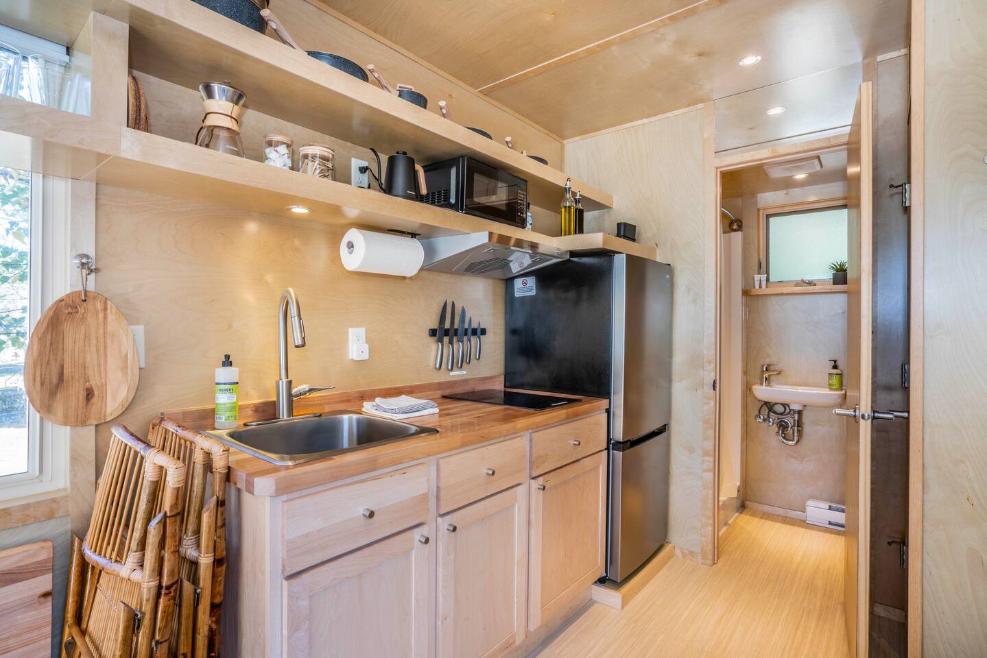 Couple’s Lakefront Cabin | Tiny House with a View