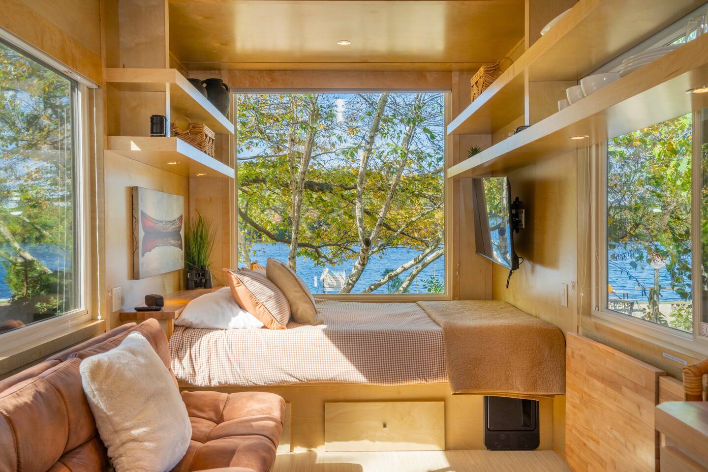 Couple’s Lakefront Cabin | Tiny House with a View