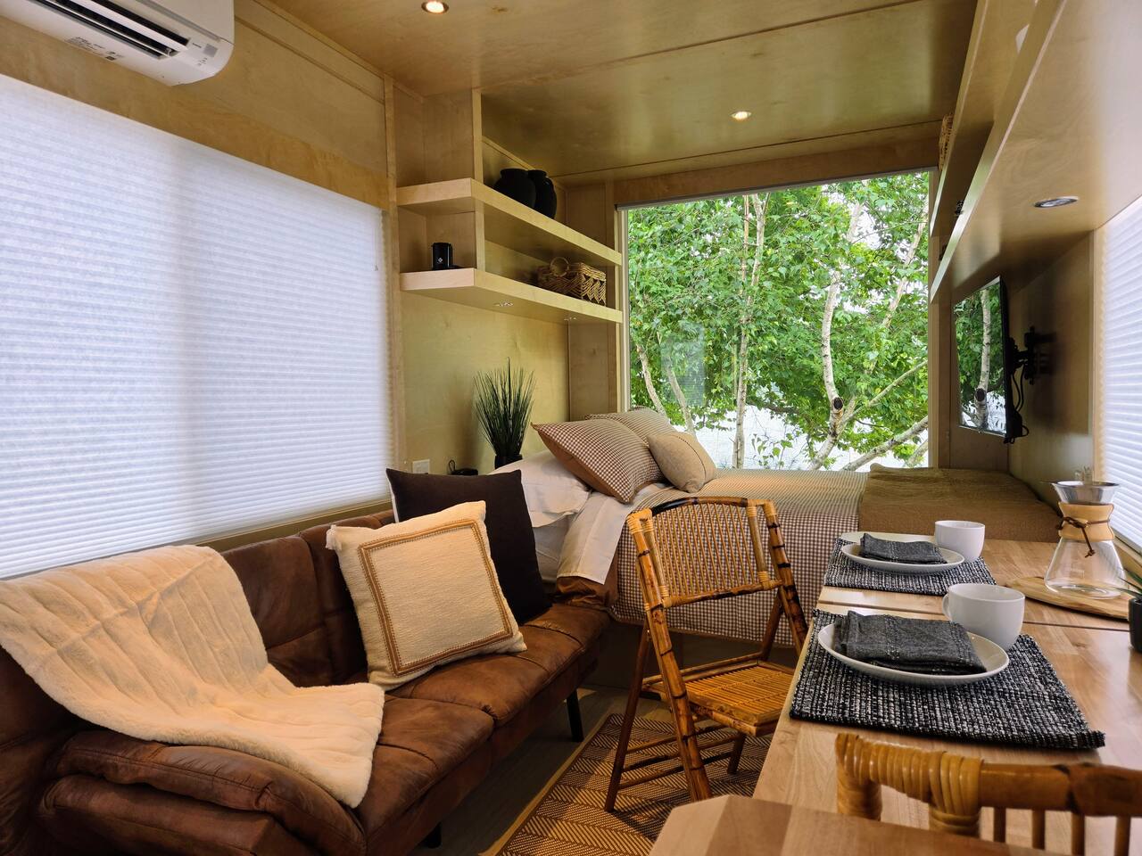 Couple’s Lakefront Cabin | Tiny House with a View
