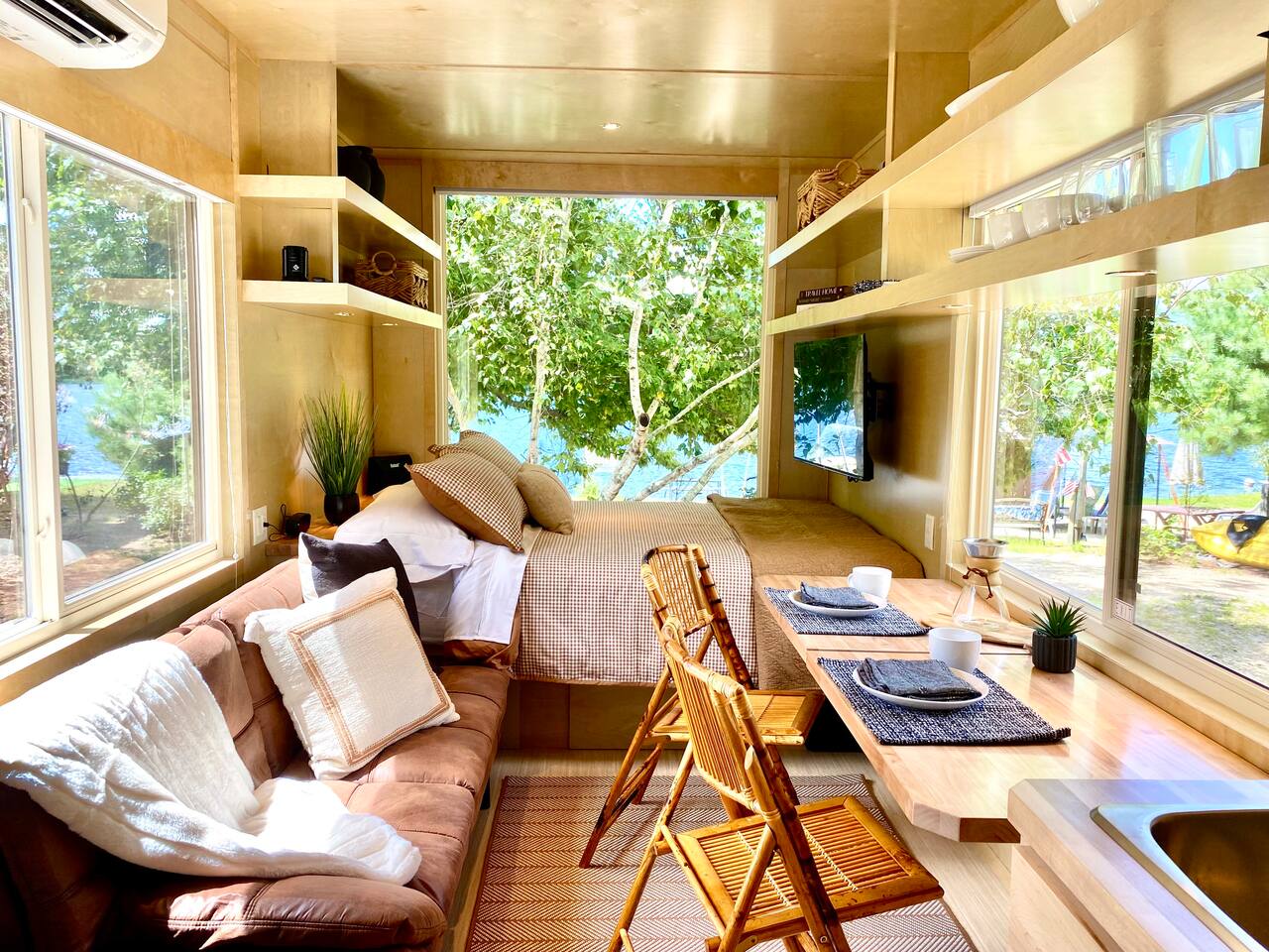Couple’s Lakefront Cabin | Tiny House with a View