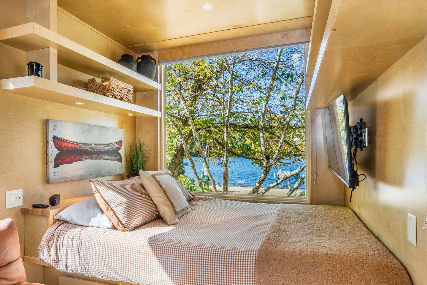 Couple’s Lakefront Cabin | Tiny House with a View — East Lyme — vacation rental