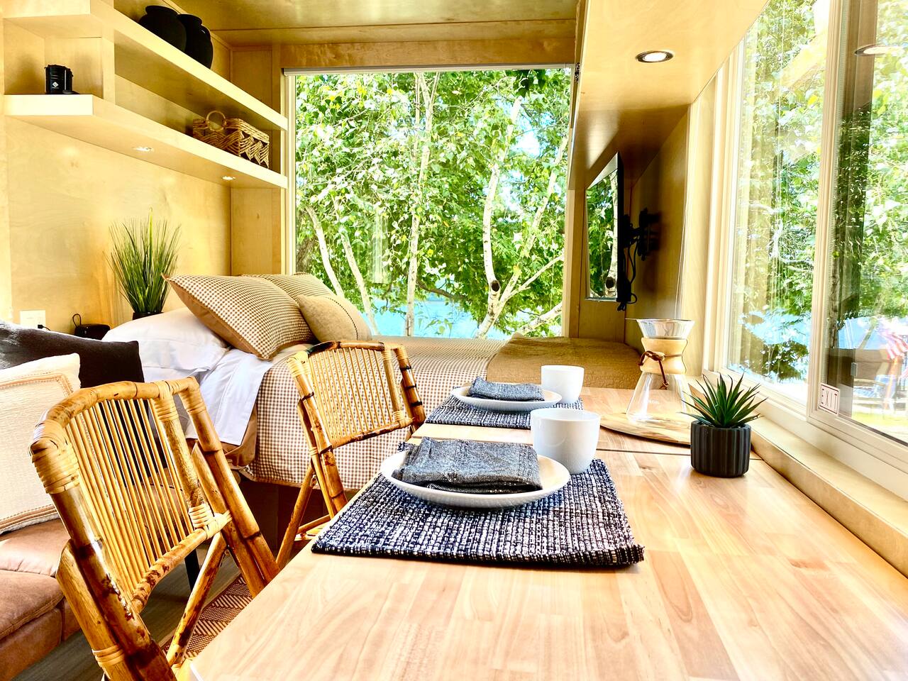 Couple’s Lakefront Cabin | Tiny House with a View