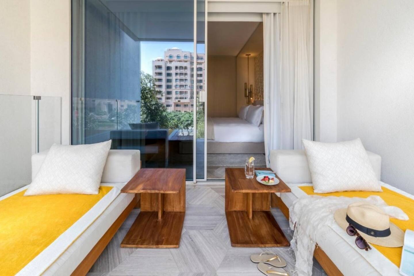 ASHRI Luxurious stay in Palm Jumeirah, Five Hotel