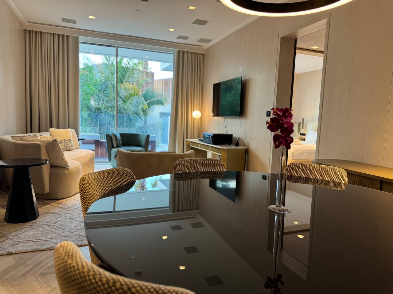 ASHRI Luxurious stay in Palm Jumeirah, Five Hotel