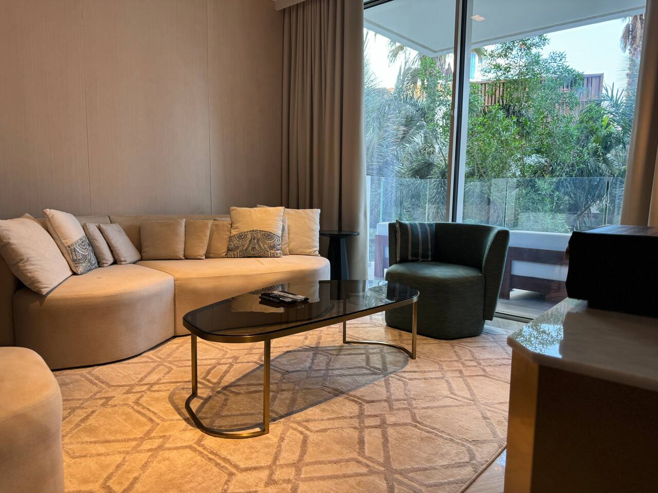 ASHRI Luxurious stay in Palm Jumeirah, Five Hotel