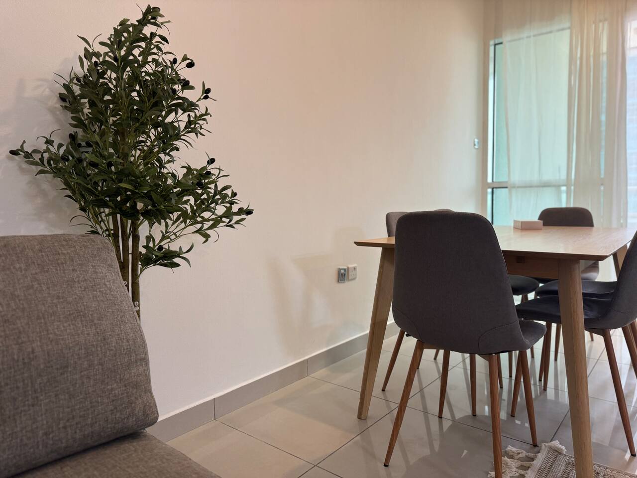 ASHRI HH Spacious apartment in Dubai Marina