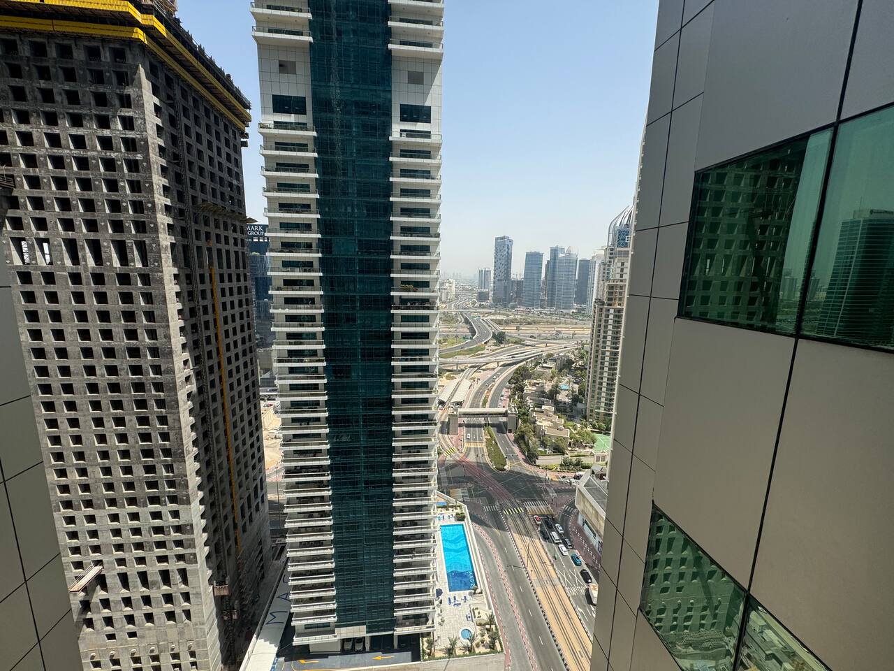 ASHRI HH Spacious apartment in Dubai Marina
