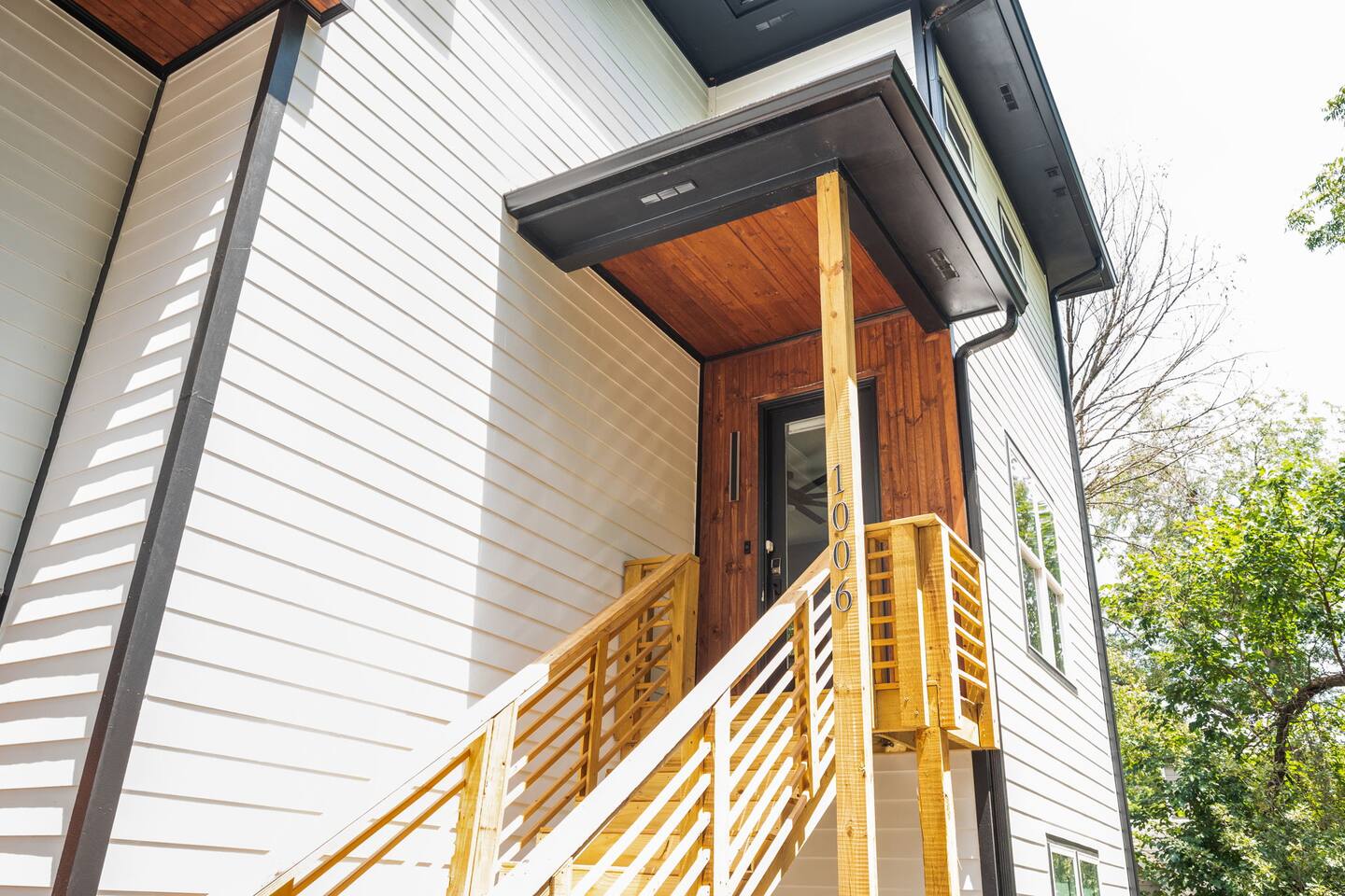 Stylish 4BD-4BA Summerhill Getaway Near Beltline