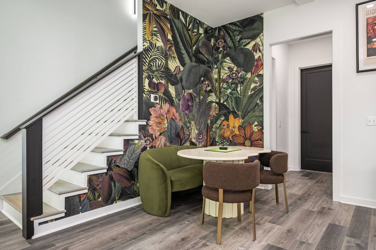 Stylish 4BD-4BA Summerhill Getaway Near Beltline