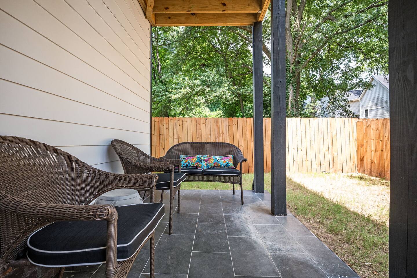 Unwind in a Modern Suite in Summerhill-Peoplestown