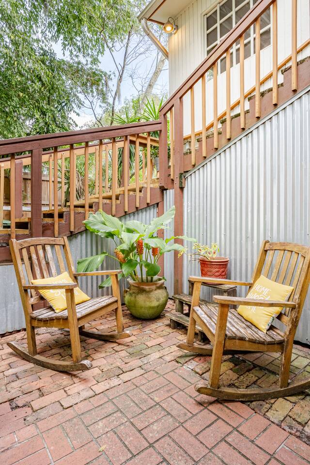 Summer House - 1/1 Second Floor - Walk Everywhere