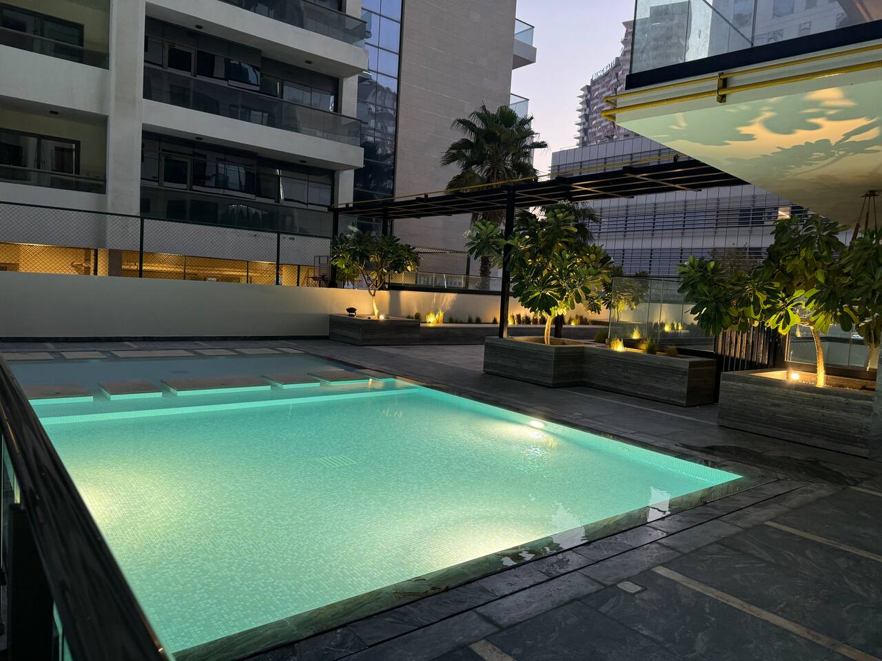 ASHRI HH Apartment in Binghatti Creek, Jaddaf