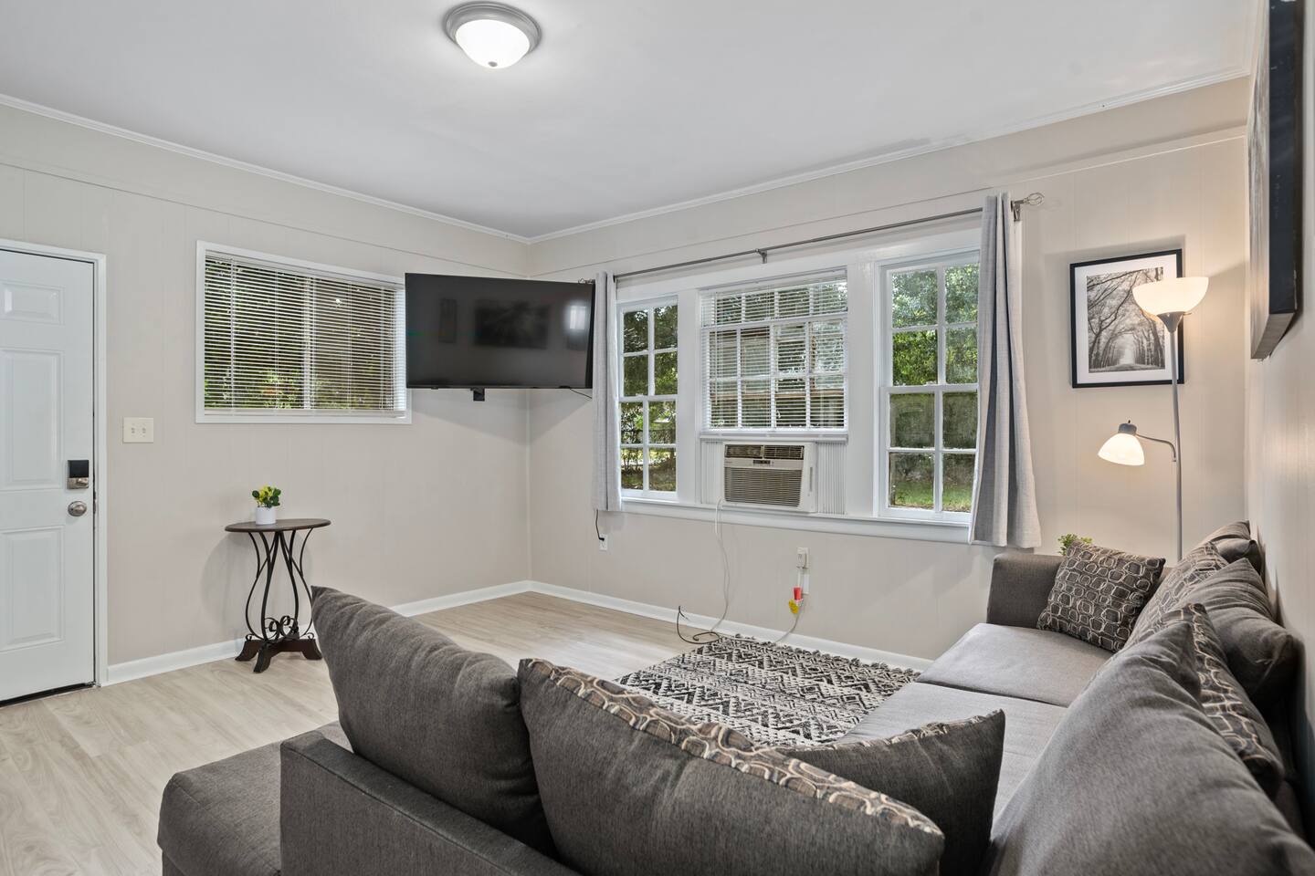"Magnolia Hutch" 1Bed, full kitchen & living space