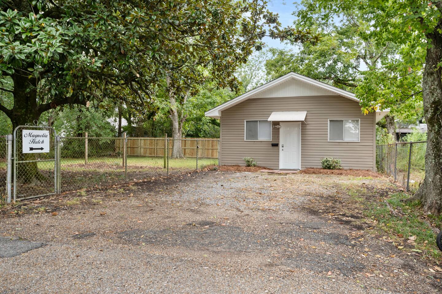 "Magnolia Hutch" 1Bed, full kitchen & living space