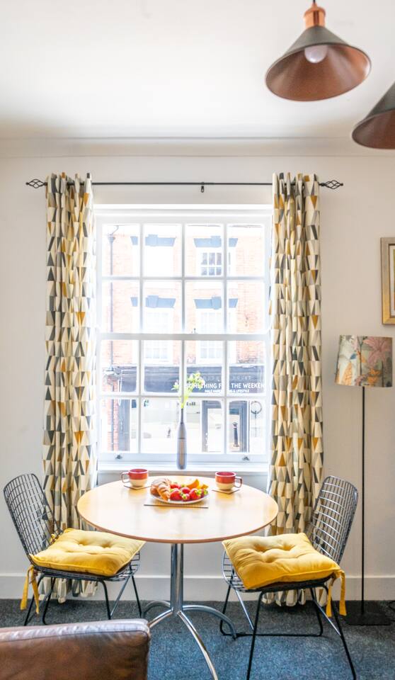 #05 Fam Apart|sleeps 10|near Kingsbury Water Park