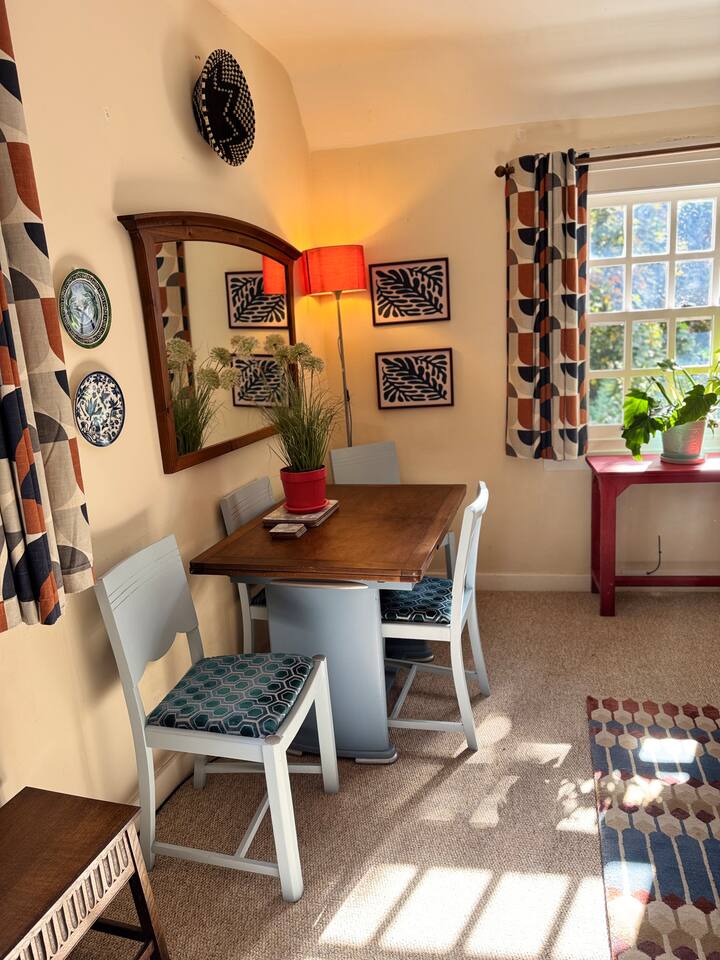 #04 The Hawthornes Sleeps4|NEC 7mins|BHX 8mins