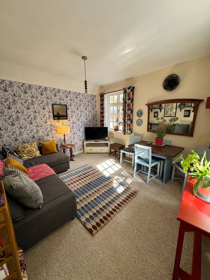 #04 The Hawthornes Sleeps4|NEC 7mins|BHX 8mins