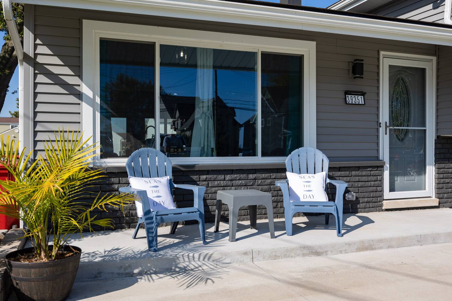 Charming Canal Front Retreat Perfect Relaxation