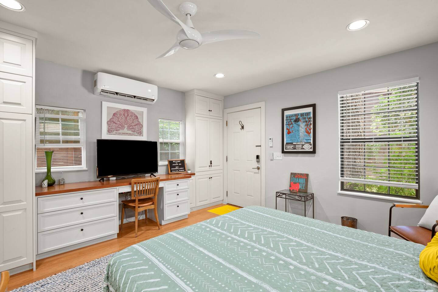 SoCo & South 1st Gem: Walk to Shops & More!