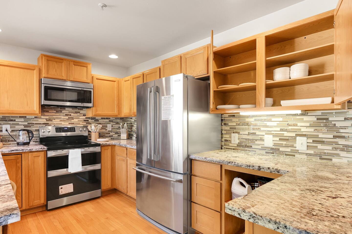 Huge Yard•3bd•King•BBQ•Alderwood•W/D•Premium Cable