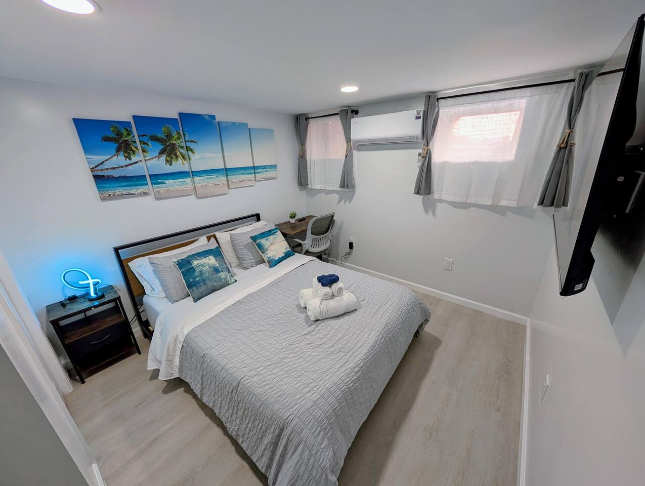 Luxury 1BR BSMNT suite w/ Backyard! Parking nearby