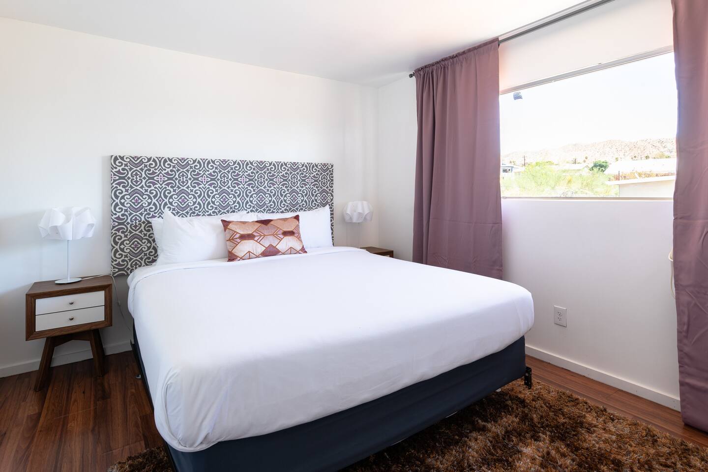 Spotless & Trendy King Suite With View
