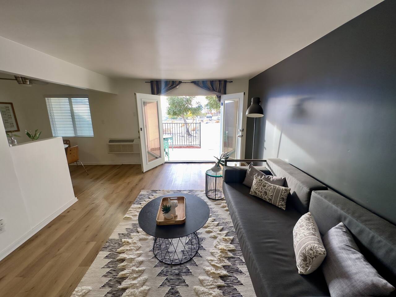 Spotless & Trendy King Suite With View