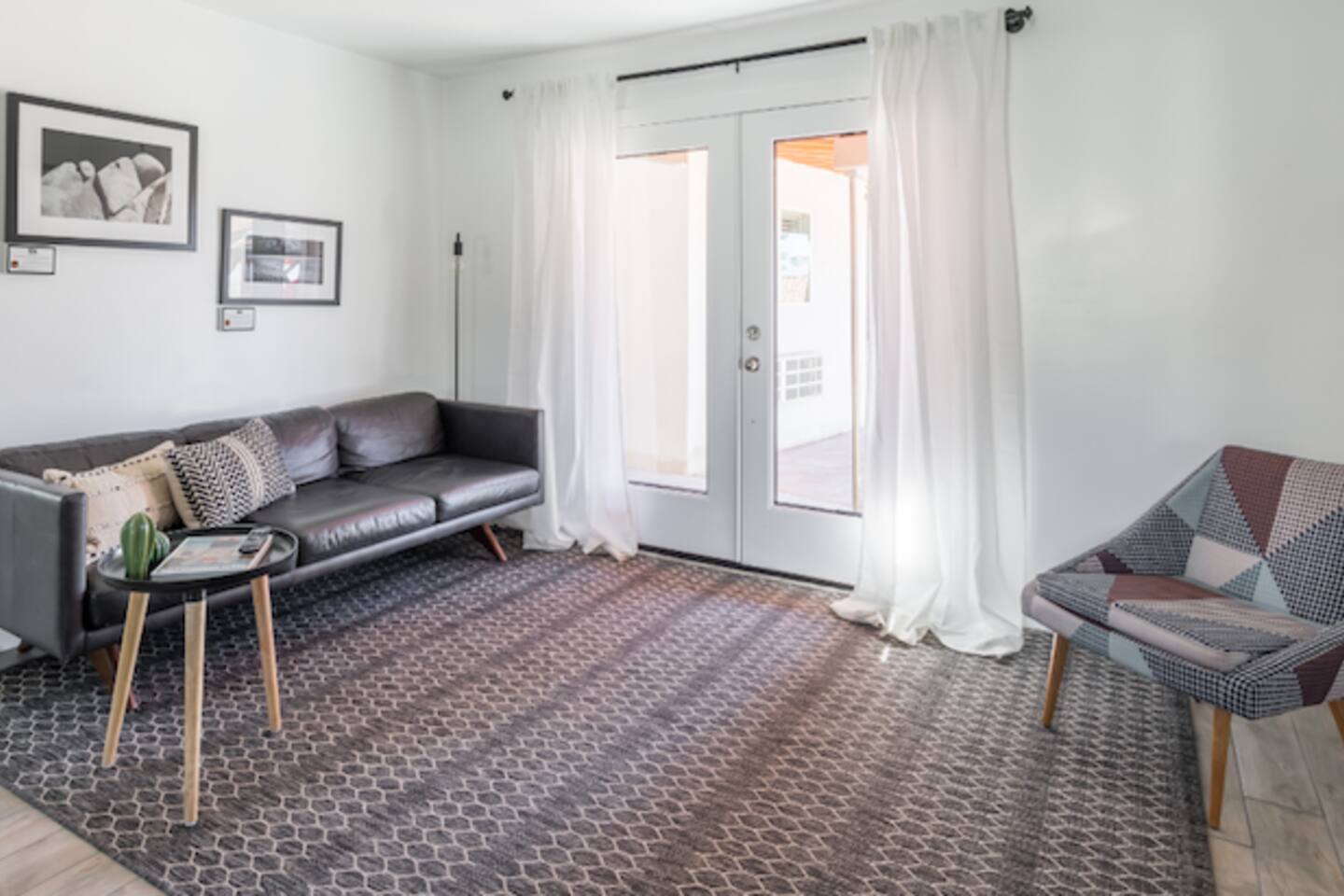 Modern Minimalist Desert Retreat - 2br Apt